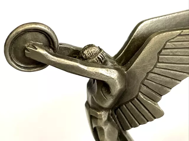 Duesenberg  Emblem Hood Ornament 1984 Franklin Mint Fine Pewter Miniature 3