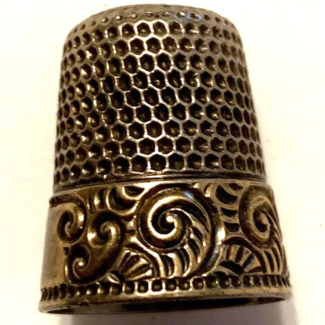 Antiguo dedal victoriano de plata esterlina marcado