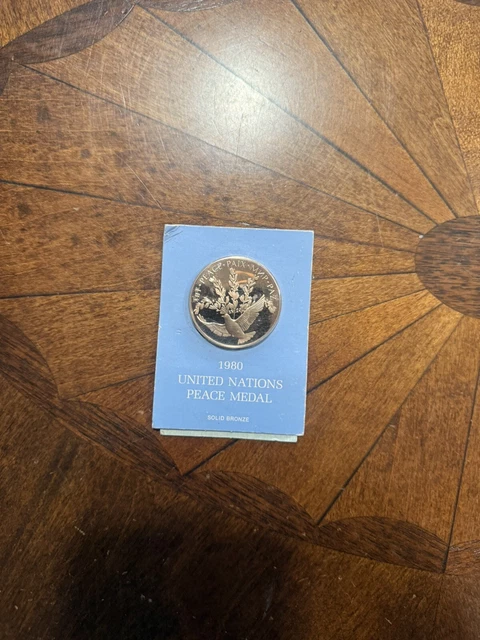1975 UNITED NATIONS Peace Medal Solid Bronze Sealed $15.15