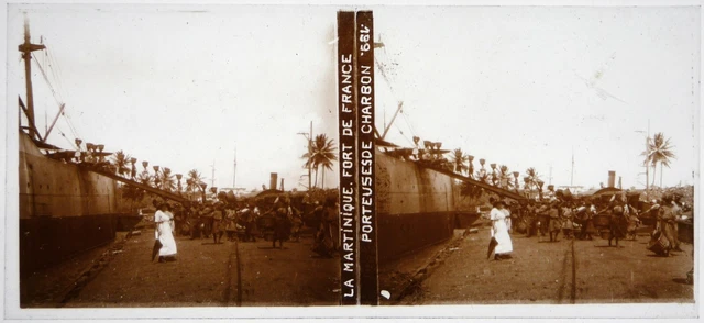 Martinique.Fort de France.Porteuses de Charbon.Bateau.Boat.Stereo sur verre.6x13