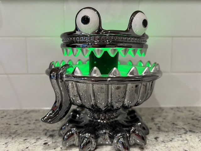 Bath & Body Works HALLOWEEN 2021 MONSTER Light Up Pedestal Candle Holder