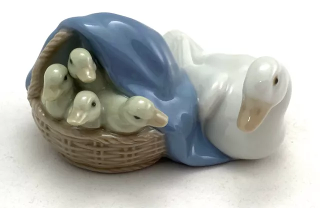 Lladro Figurines Duck with Ducklings in Basket 4895 - Made in Spain 2