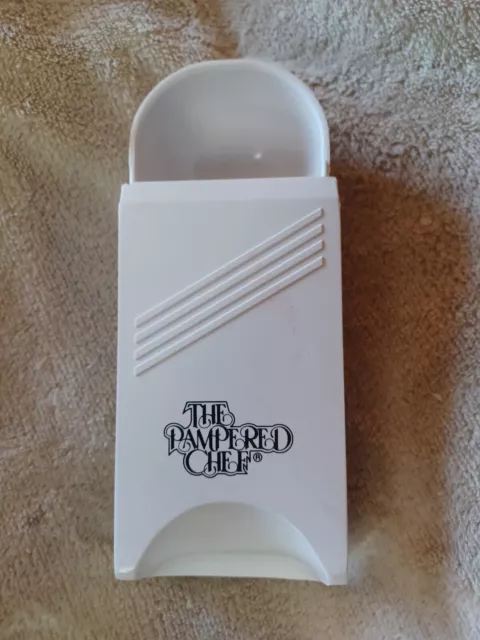 Pampered Chef Adjustable Scoop 2180 1/8 to 1/2 Cup, the Pampered Chef  Slidable 1/2 Cup Measuring Cup 