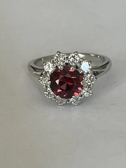 Bague Or Jaune 18 Carats Avec Rubis Et Diamants - Taille 55.5 - Occasion Très Bon état