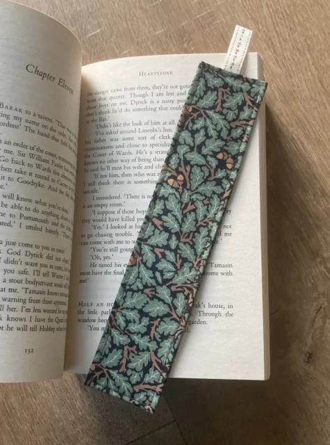 Handgefertigte Stoff Lesezeichen William Morris Eichenblätter