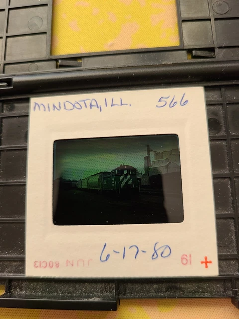 Original Slide Burlington Northern BN 566 EMD NW2 Mendota ILL 6-17-1980 2