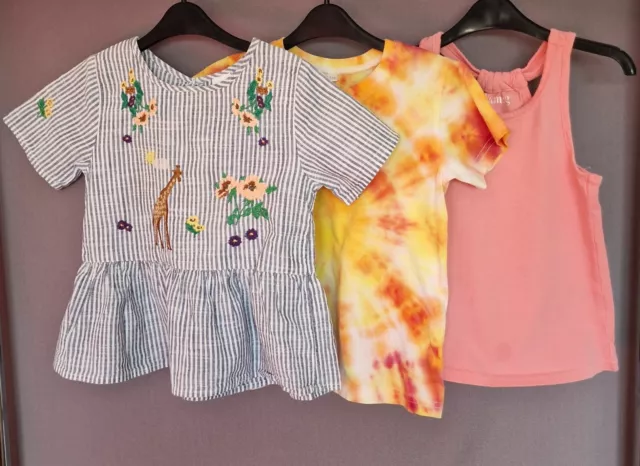 GIRLS SUMMER BUNDLE CLOTHES AGE 4-5 Yrs.Excellent condition.
