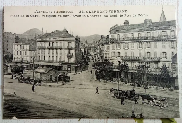 CPA, CLERMONT FERRAND (63), Place de la Gare, Avenue Charras, Animée