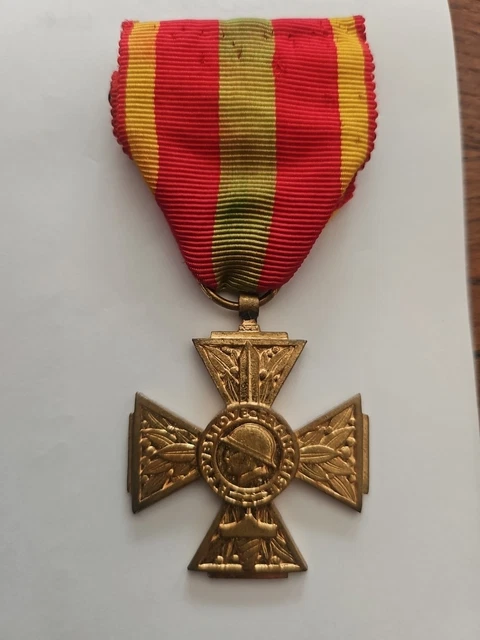 Médaille Commémorative 1914-1918 Et Croix Du Combattant - Provenant D'un Sapeur Du Génie Français