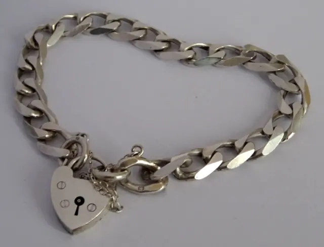 Fantastic vintage solid sterling silver chain bracelet.Perfect for charms, 22g 2
