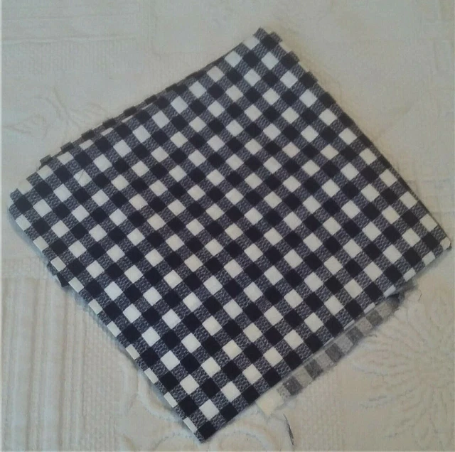 Coupon De Tissu Coton Motif Poules Et Coqs Sur Fond Carreaux Gris Perle - Pour Patchwork, Occasion