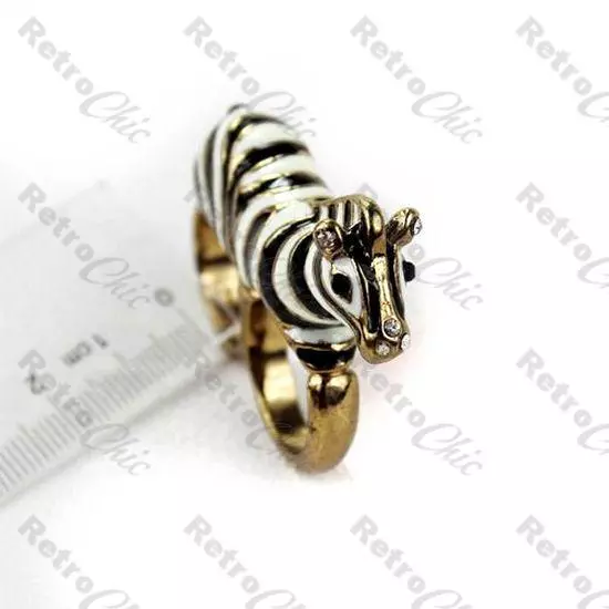 QUIRKY 3D ZEBRA two-finger ring BLACK&WHITE ENAMEL zoo animal VINTAGE GOLD TONE 3