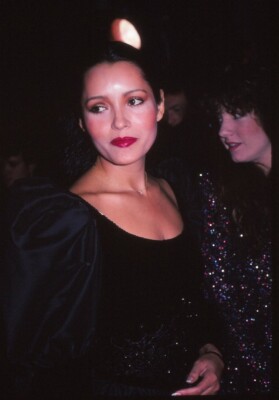 Dia Barbara Carrera Celebrity Photo Agency 1980 KB-formato fotografo p16-4-1-3 