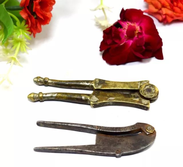 Nice collectible Brass & Iron Indian Made Vintage Betel Seed Cracker. i12-294