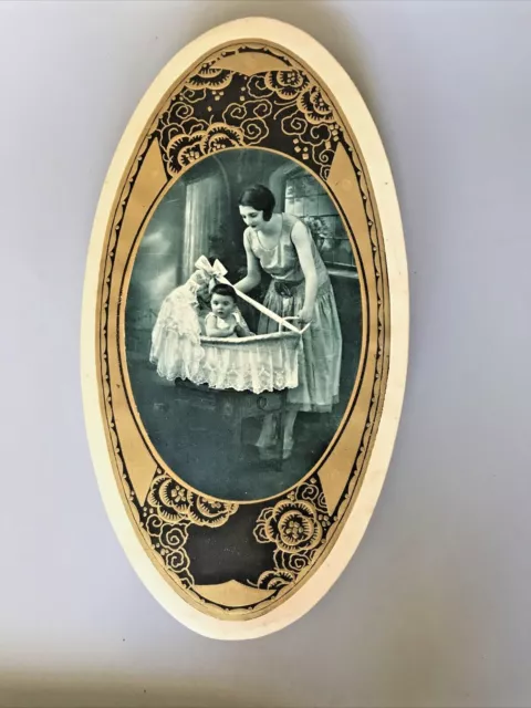 Boîte À Dragées Art Nouveau De Baptême Cartonnée Décor En Médaillon