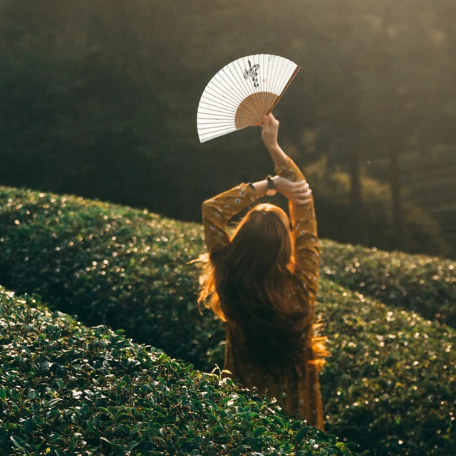 4 Ventagli Pieghevoli In Bamb&ugrave; Con Nappe - Stile Cinese Per Matrimoni, Decorazione E Regali