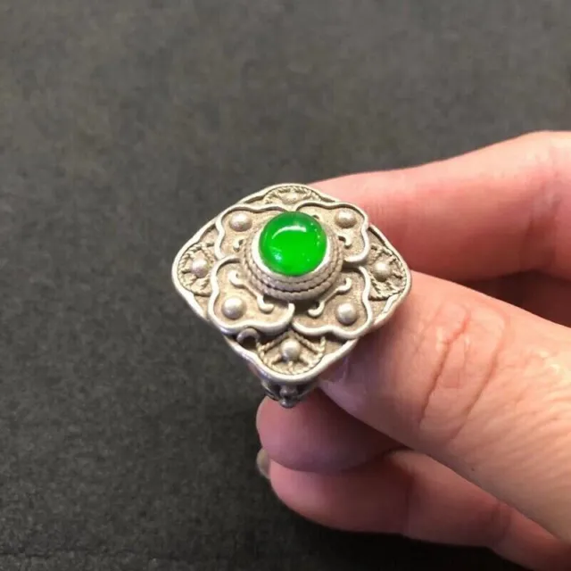 Chinese old Tibet Silver Auspicious patterns inlay green jade Ring