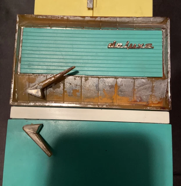 VINTAGE 1960’S BARBIE Deluxe Reading Kitchen Refrigerator Barbie