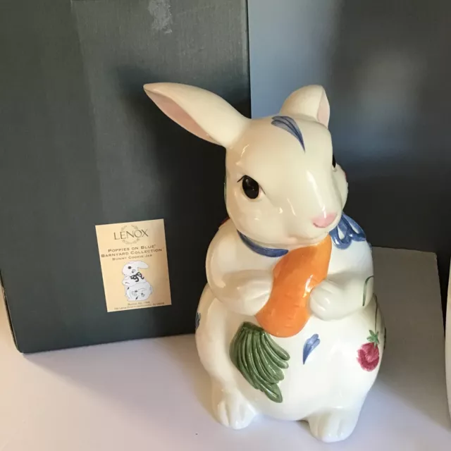 https://www.picclickimg.com/qhoAAOSwCKllJwZM/Lenox-Poppies-On-Blue-Barnyard-Collection-Bunny-Cookie.webp