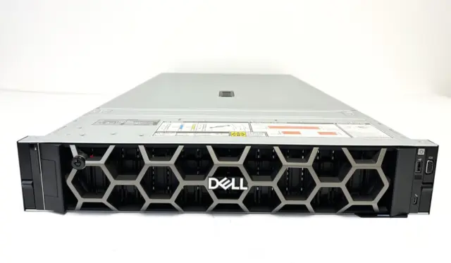 Server Dell PowerEdge R760 - 1x Xeon 5415+ 2,9 GHz 128 GB RAM 4x 1,92 TB SSD H755