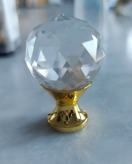 BOUTONS DE PORTE EN VERRE DIAMANT CRISTAL excellente qualité 25 mm lot de six flambant neufs.