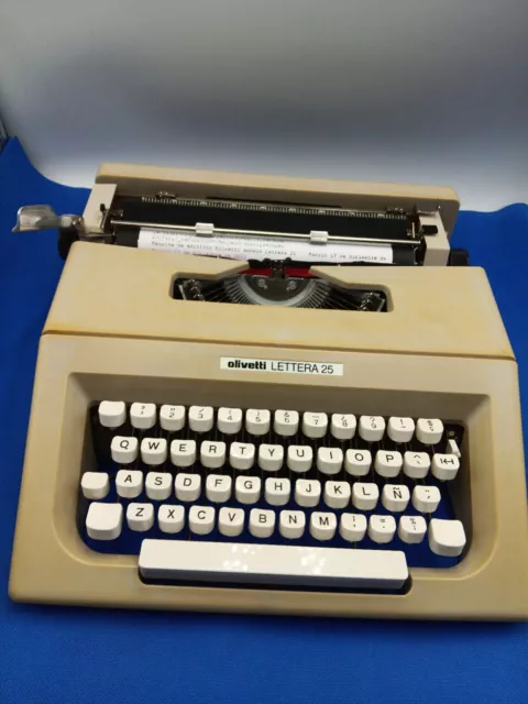 Maquina de escribir, Typewriter, Schreibmaschinen, Olivetti Lettera 25