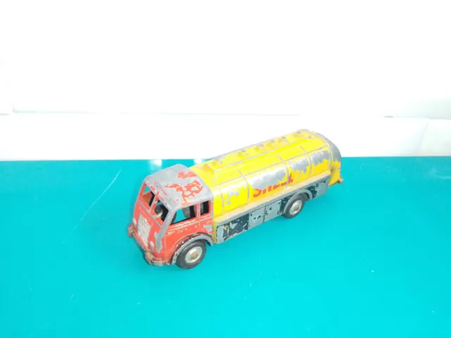 2711223 camion de pompier C.I.J CIJ shell camion renault citerne