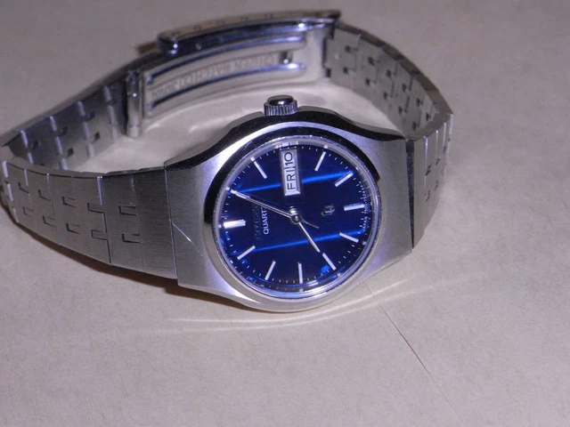 Exhibit Citizen Crystron 4-751833 Ta 1978 Manufacture Dark Blue Gradient Dial In