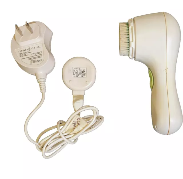 Clarisonic Mia2 Sonic Facial Cleansing System And Usb Charger