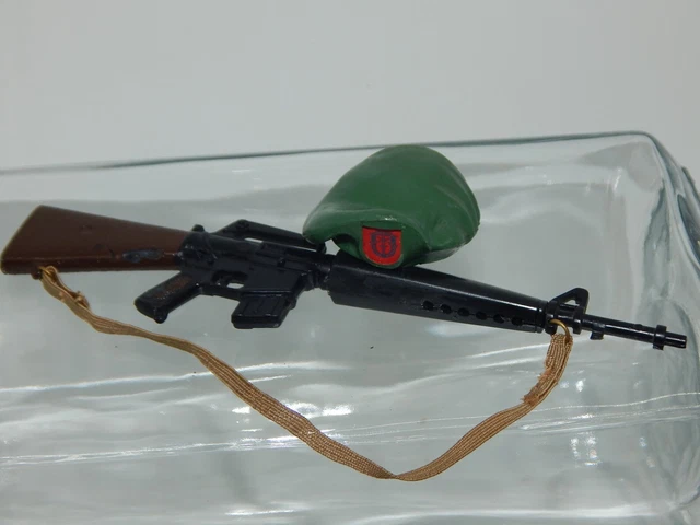Gi Joe   Vintage M-16 Rifle W/ Green Beret Original Flash