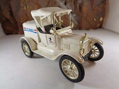 Ertl 1918  Ford Model T Runabout Bank With Key And Original Box,     5-52-10