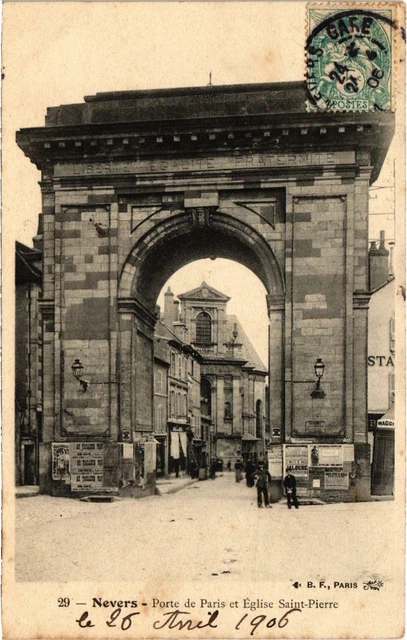 CPA NEVERS Porte de Paris and Church of St-PIERRE Nievre (100566)