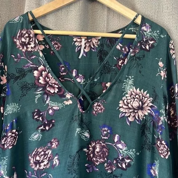 Free people heart beat tunic Woman's size Large Green floral 3