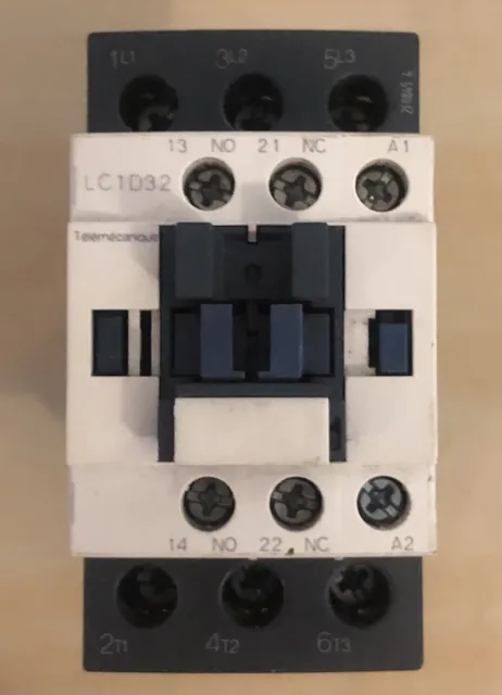 Telemecanique LC1D32E7 Schneider ELECTRIC Contactor 3 Pole Electrical 50A 690v