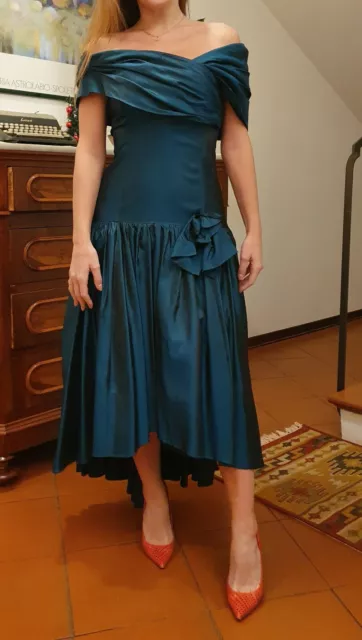 Abito da ballo - costume in taffeta blu petrolio, gonna assimmetrica. Taglia 42.