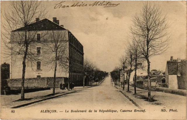CPA ALENCON - Le Boulevard de la République Caserne Ernouf (355304)