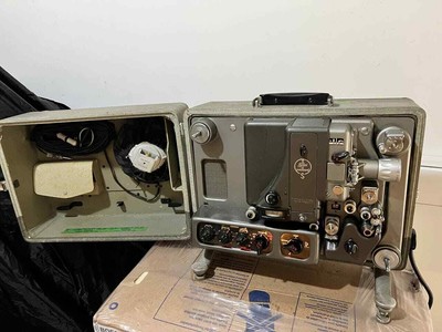 Bolex PROIETTORE VINTAGE BOLEX PAILLARD S221 CON ALTOPARLANTE 