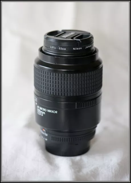 Nikon Telephoto AF Micro Nikkor 105mm f/2.8D Autofocus Lens