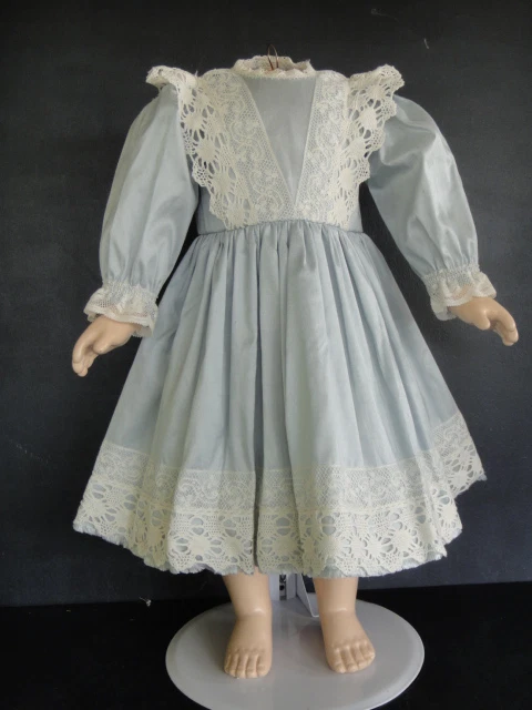 ROBE en SOIE bleue pour POUPÉE ANCIENNE de 55 cm. Jumeau, Bru . DOLL DRESS