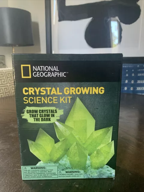 National Geographic Crystal Growing Science Kit “Glow in Dark” NEW Open Box