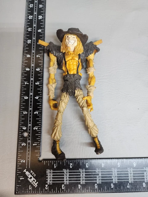 1997 Batman Legends of the Dark Knight Twister Strike Scarecrow figure DC Kenner