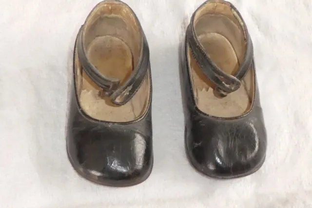Paire de chaussures en cuir pour poupée ancienne JUMEAU DEP SFBJ grande taille