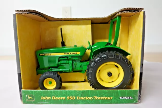 Ertl 15163 John Deere Wide Front Tractor  1:16 Scale N.i.b.