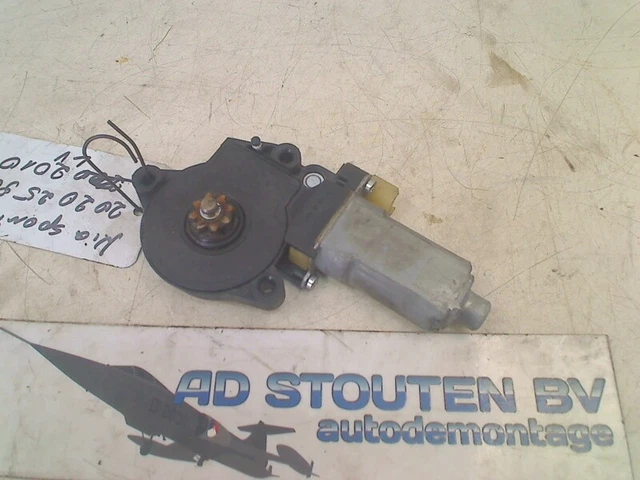 Moteur Lève-vitre Avant Droit Pour KIA SPORTAGE 4 - Référence 83450-F1000, Occasion