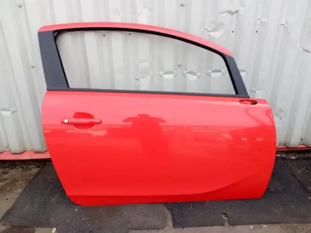 VAUXHALL CORSA E 3 DOOR DRIVERS FRONT DOOR FlAME RED 547/79L/79U