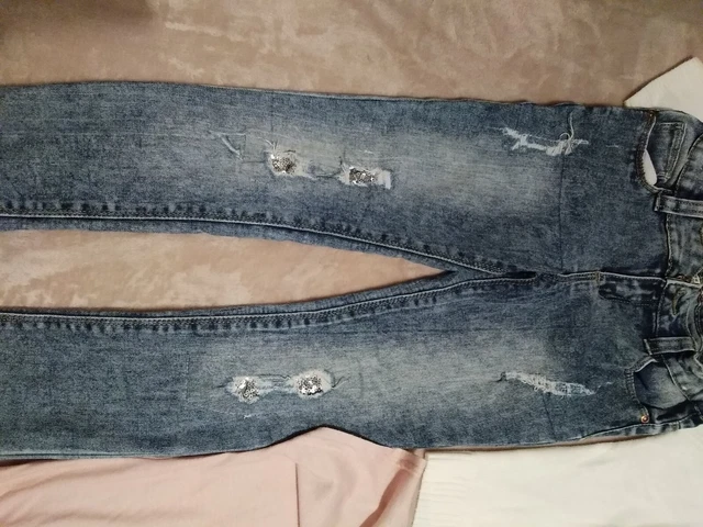 (410) Girls Bundle Jeans/2x Tops  Aged 6-7 Years used 4