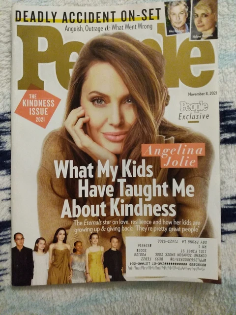 PEOPLE MAGAZINE - November 8 2021 - Angelina Jolie $4.75 - PicClick