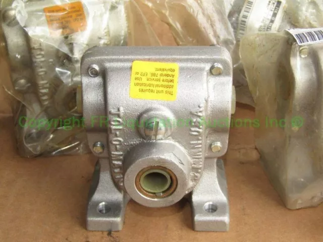 Tolomatic 01160000 Float-a-Shaft compact 1 to 1 ratio right angle gearbox