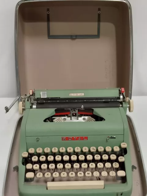 Vintage Royal Quiet De Luxe Deluxe Typewriter Green Sec Y #765439