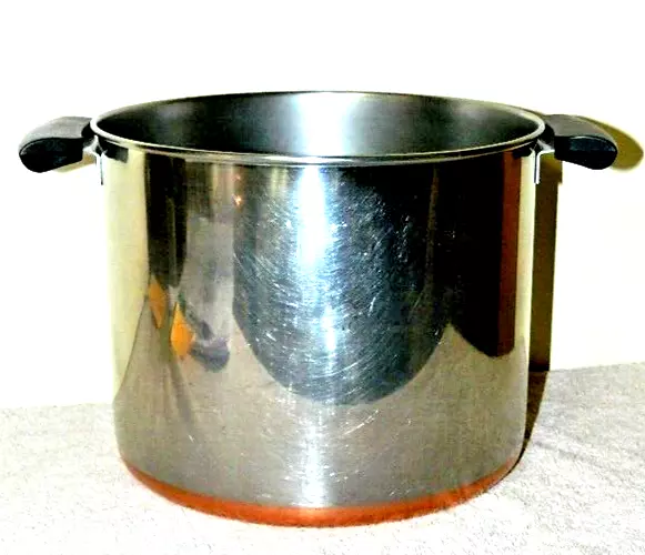 5 Piece Set of Pre-1968 Revere Ware Copper Clad Saucepan Frypan